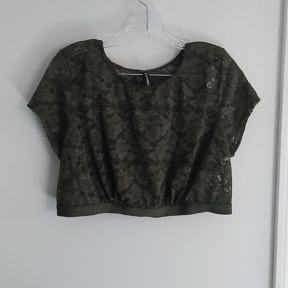 torrid Tops - Torrid Floral Lace Cropped Camisole Top Size 3